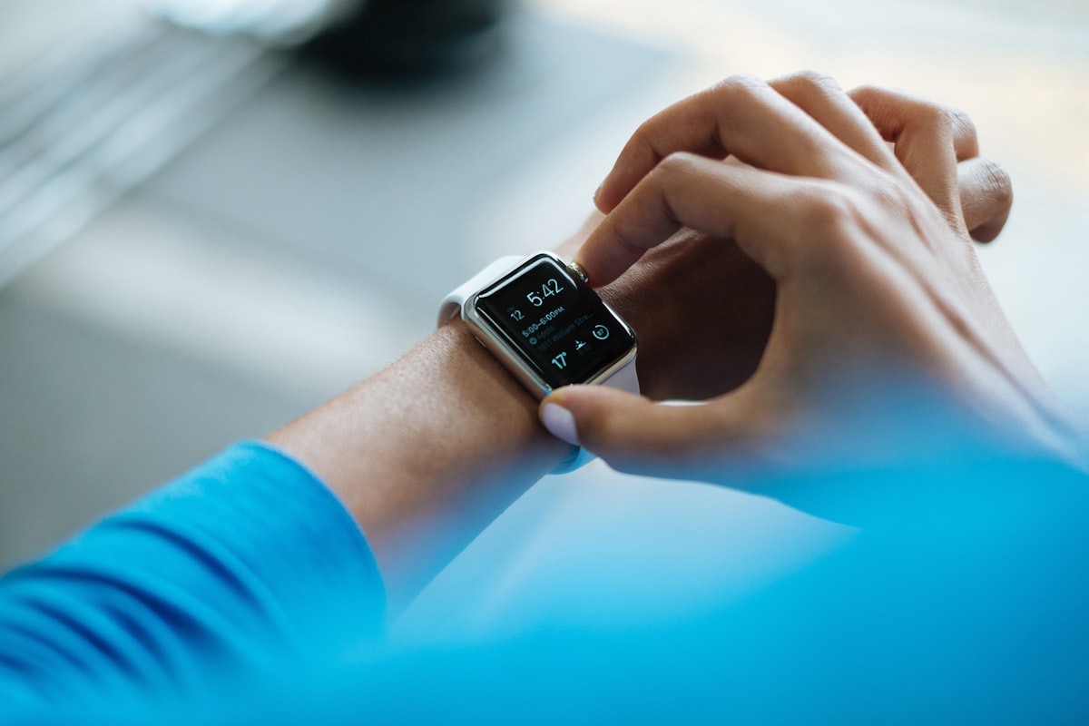 Smartwatch wearable device